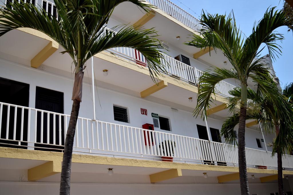 Hotel Lb Манзанило Екстериор снимка